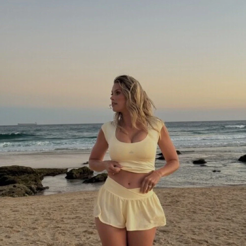 Alo Yoga V-Cute Running Short Candlelight Yellow XXS